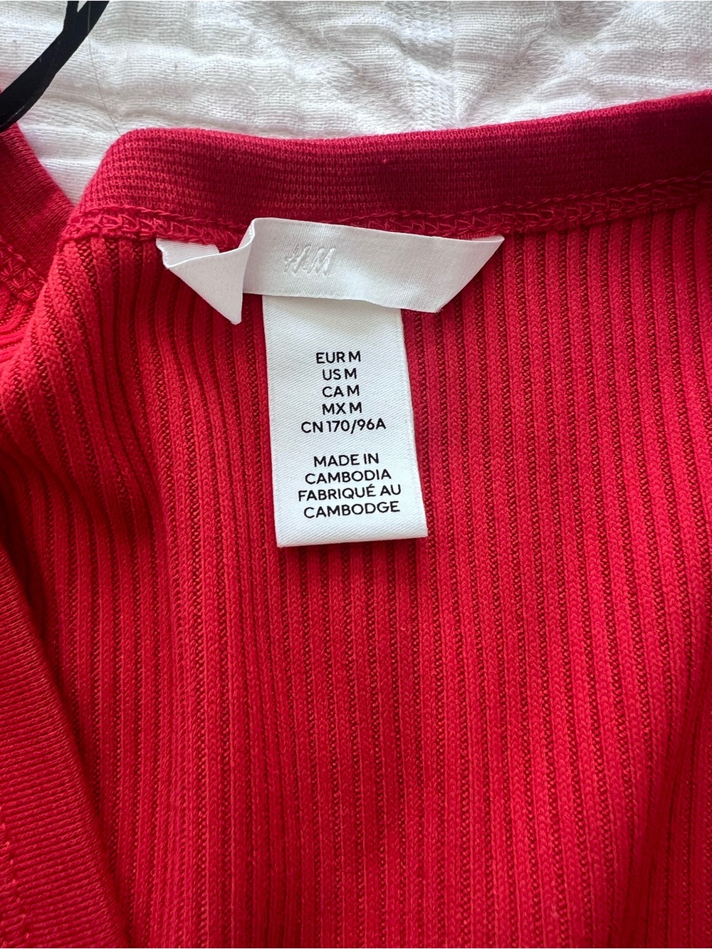 H&M vest - Picture 2 of 3